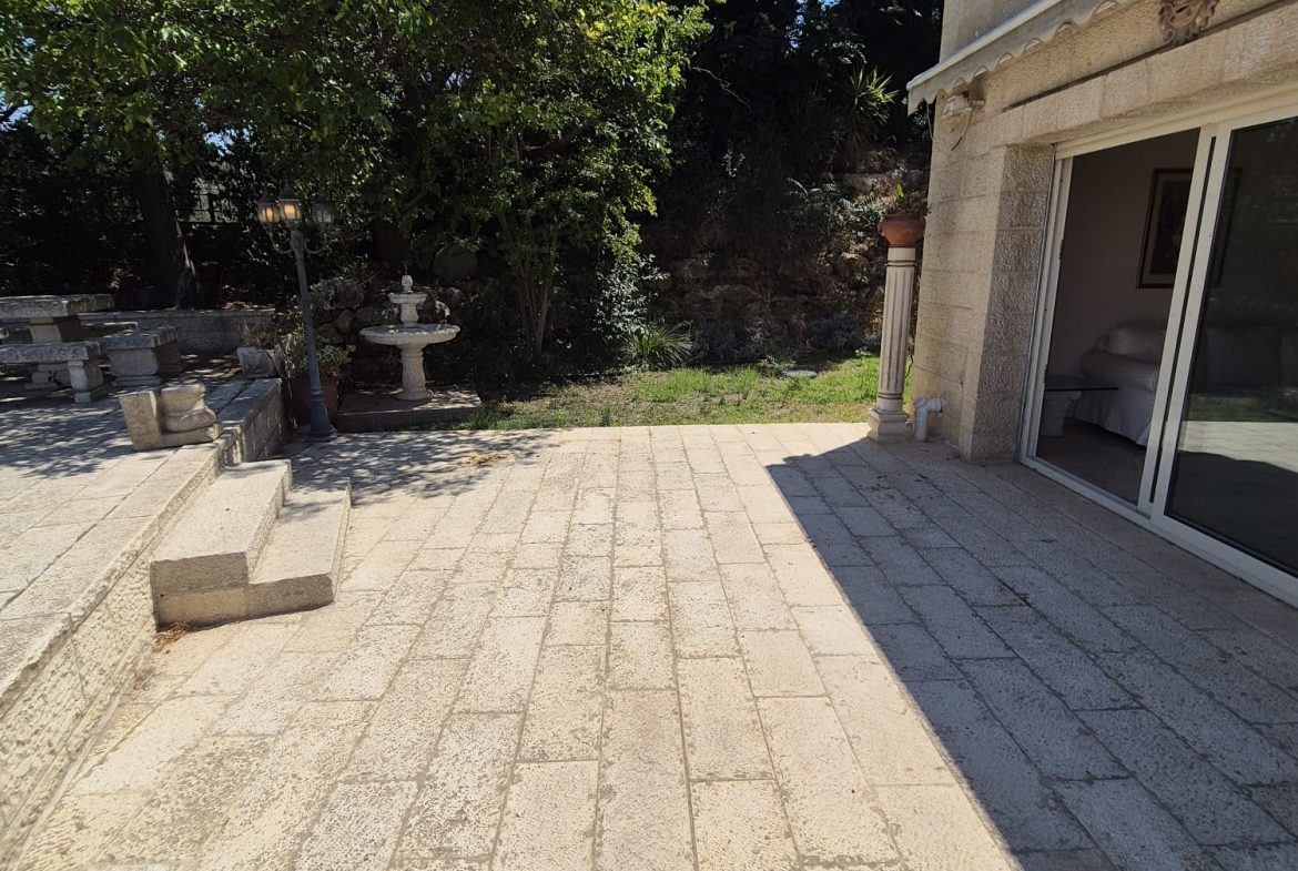 Spacious apartment in prime location
